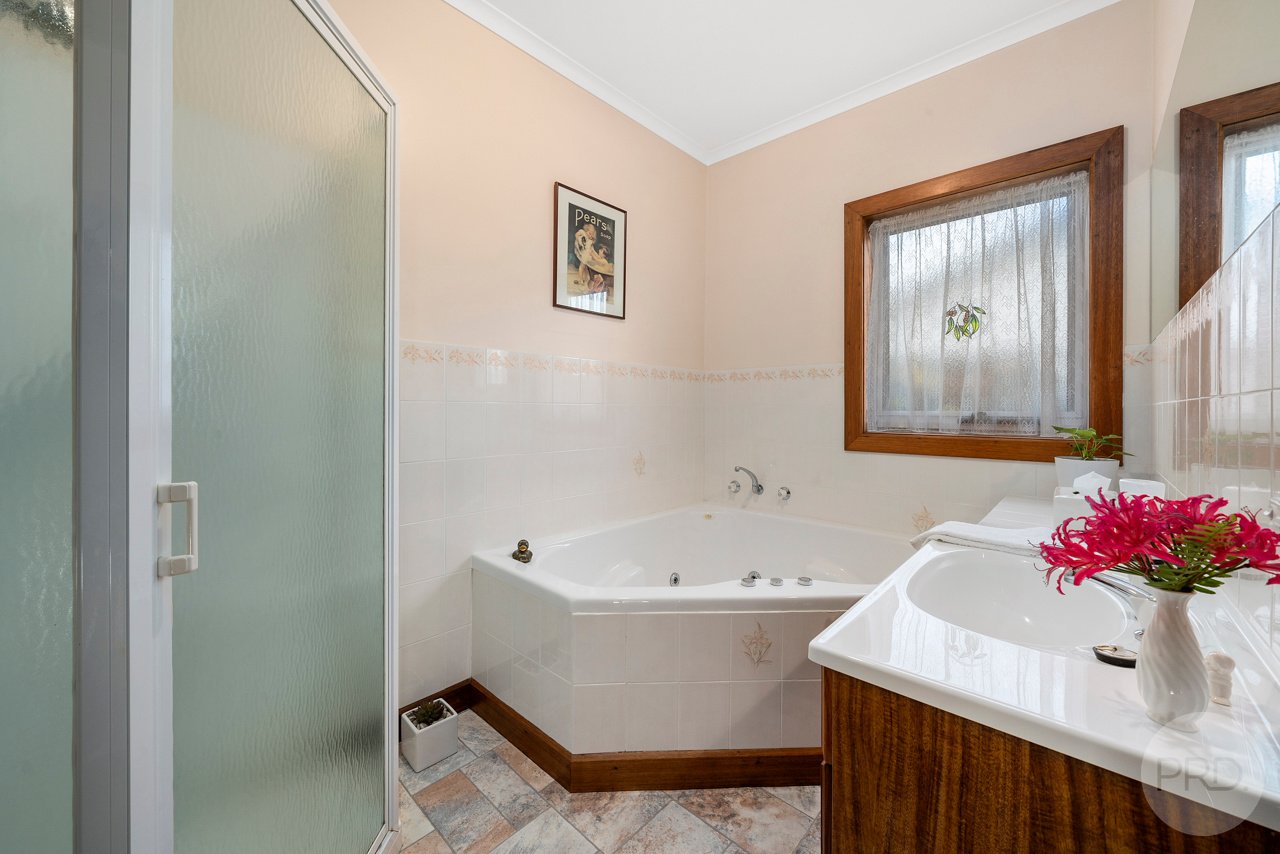 9 Huntley Street MONTROSE 13