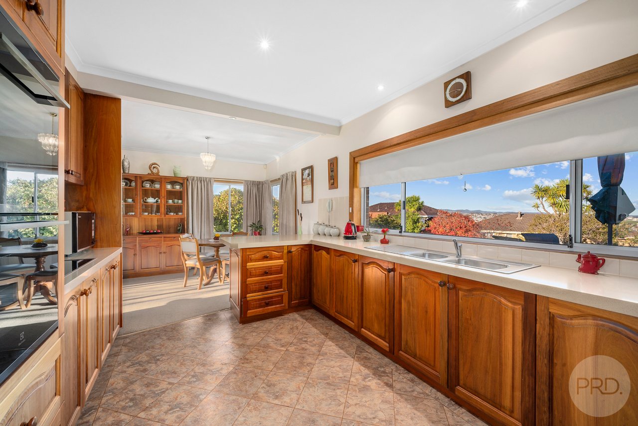 9 Huntley Street MONTROSE 14