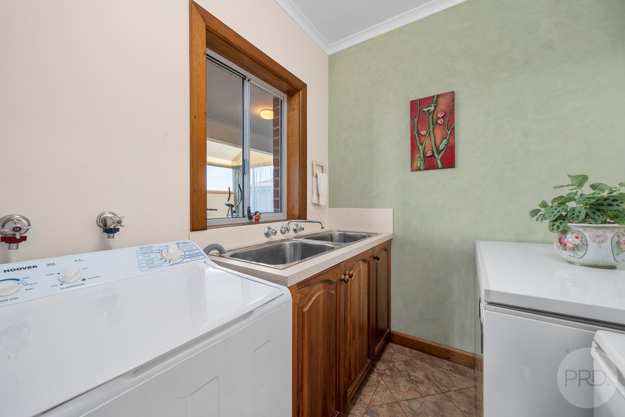 9 Huntley Street MONTROSE 15