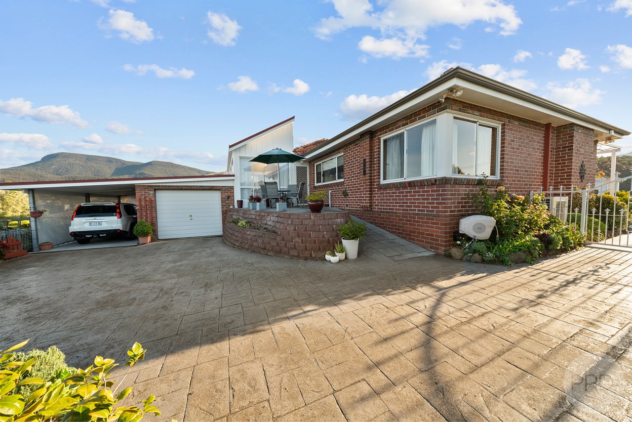 9 Huntley Street MONTROSE 19