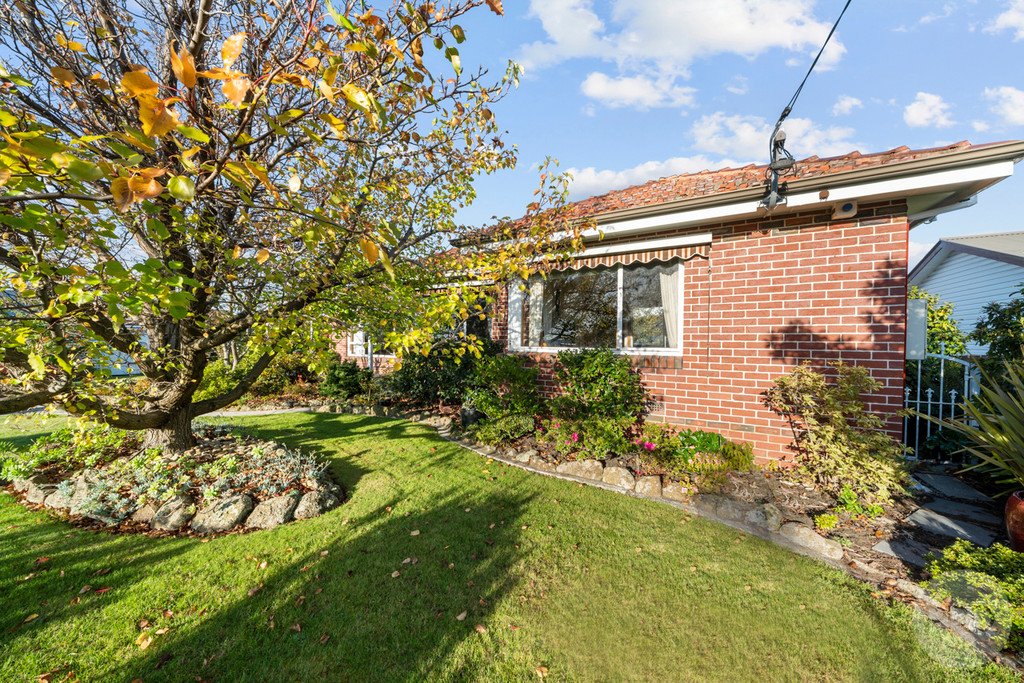 9 Huntley Street MONTROSE 25
