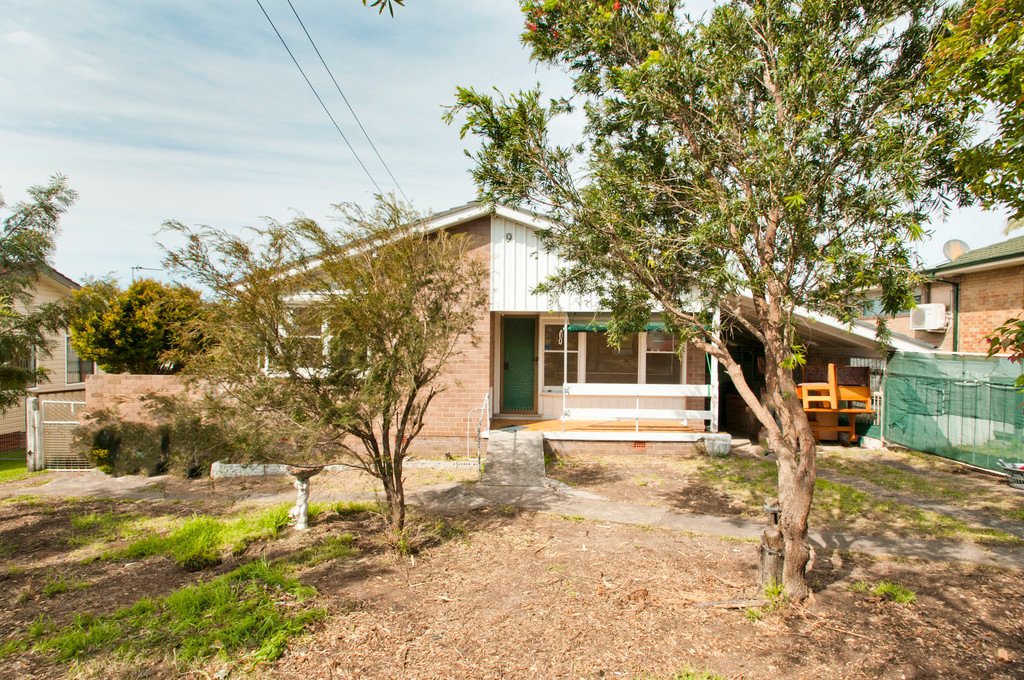9 Illabunda Crescent KOONAWARRA 1