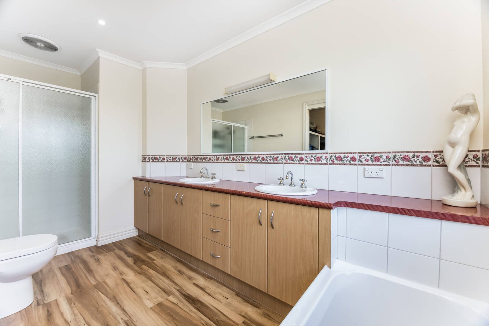 Real Estate and Property in 9 James Court, Drysdale, VIC