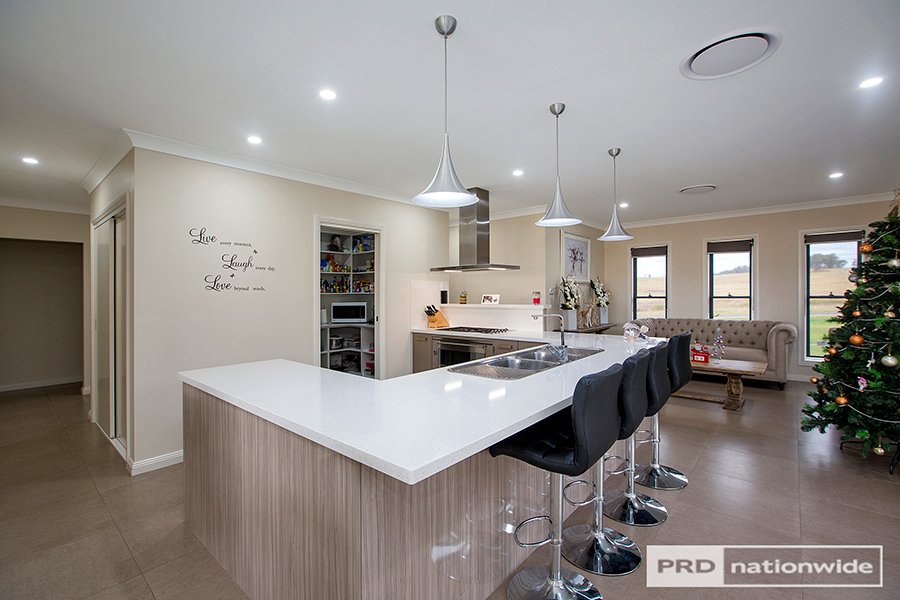 9 Jarrah Road TAMWORTH 10