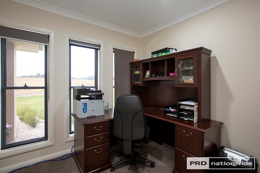 9 Jarrah Road TAMWORTH 11