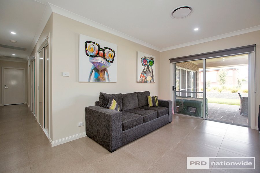 9 Jarrah Road TAMWORTH 14