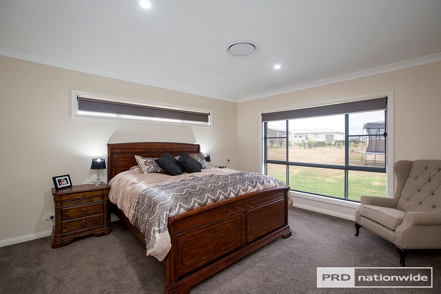 9 Jarrah Road TAMWORTH 15