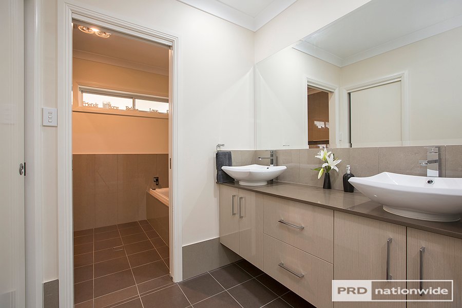 9 Jarrah Road TAMWORTH 17