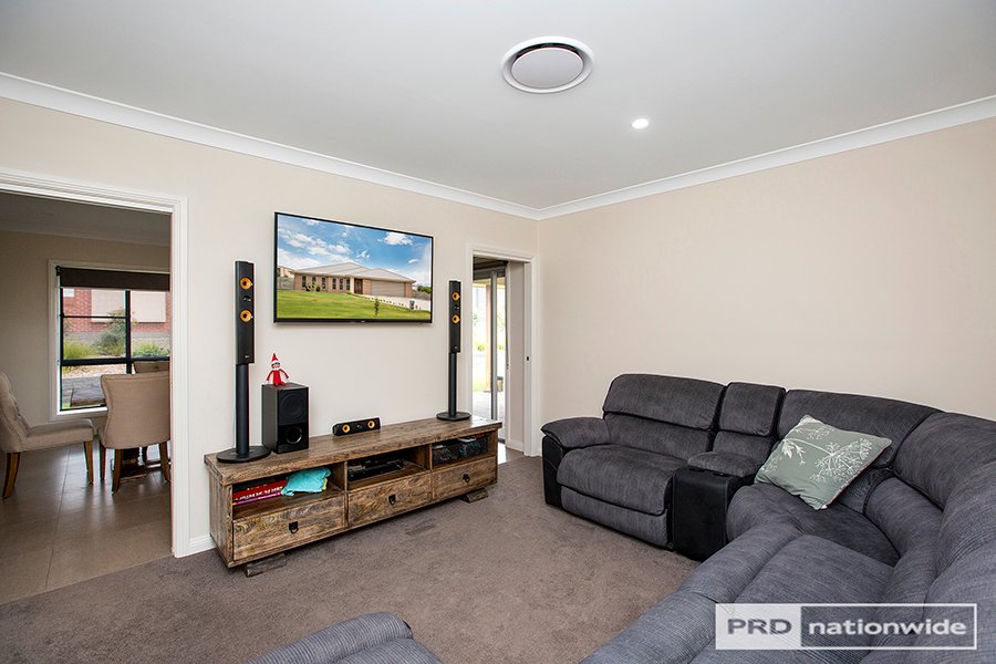 9 Jarrah Road TAMWORTH 19