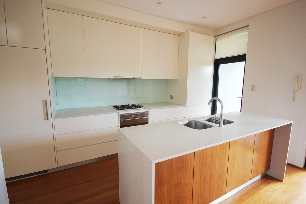 9 John Street KOGARAH BAY 4