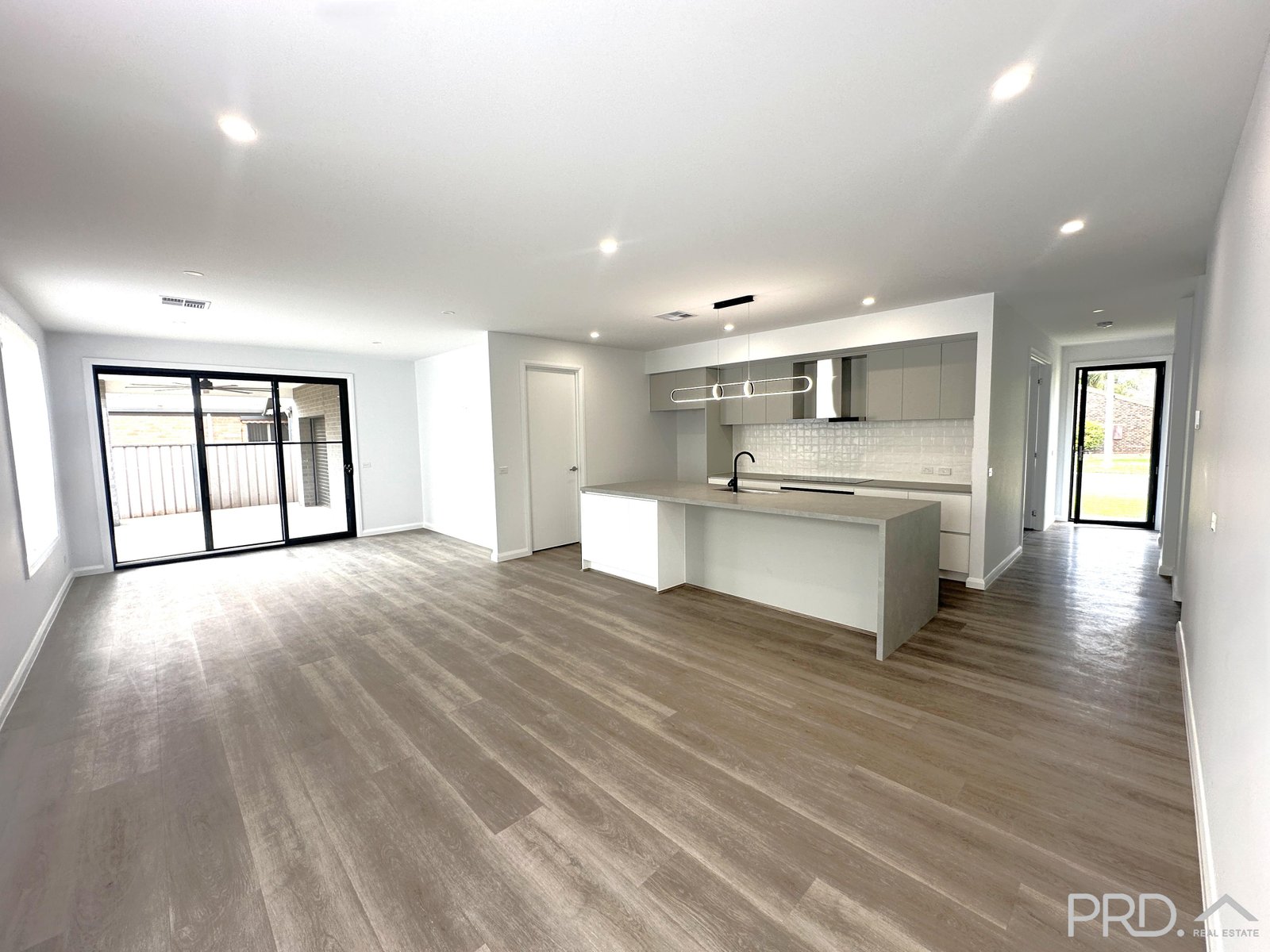 9 Karingal Court IRYMPLE 7