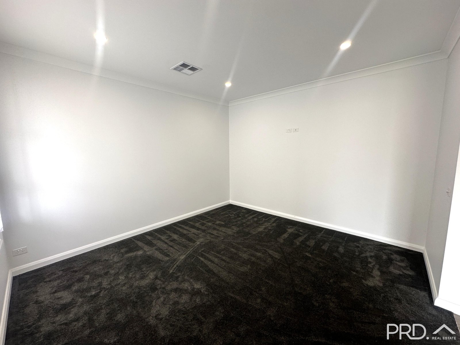 9 Karingal Court IRYMPLE 15