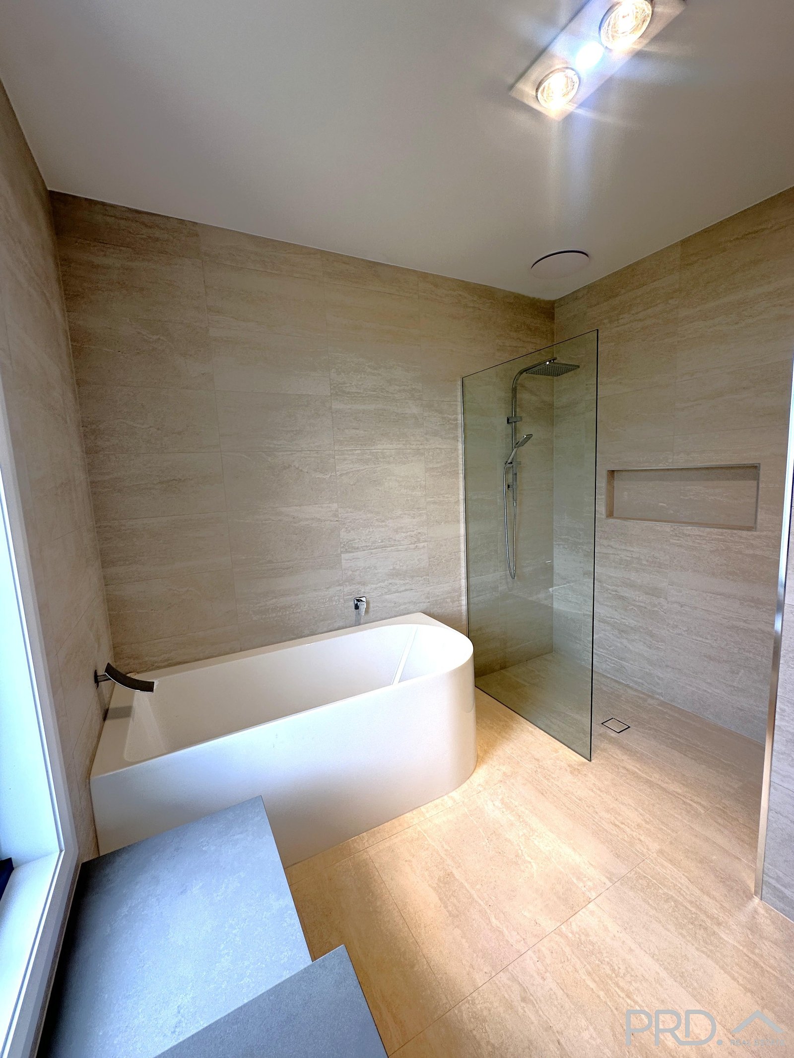 9 Karingal Court IRYMPLE 16