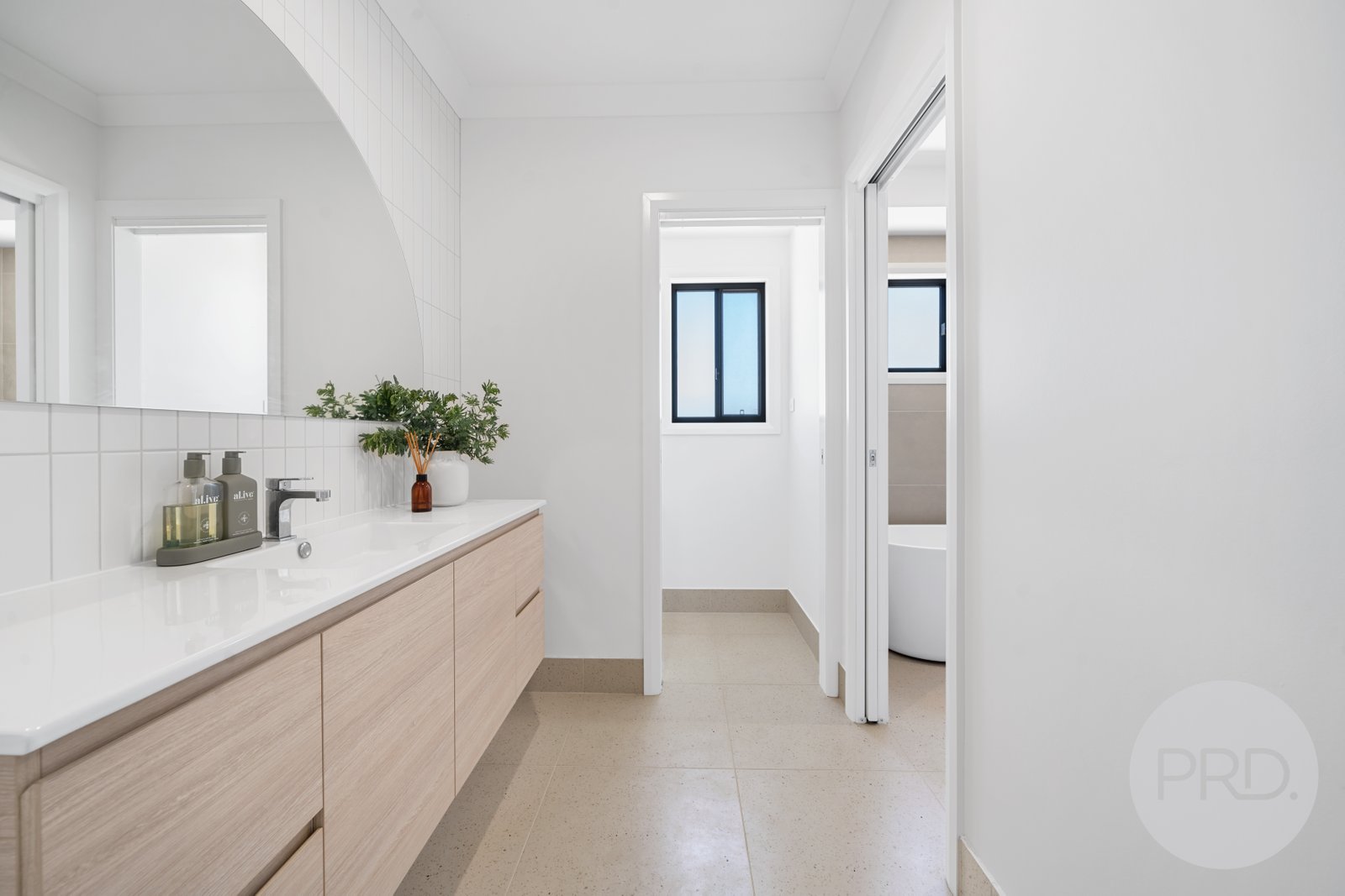 9 Katarah Street GOBBAGOMBALIN 13