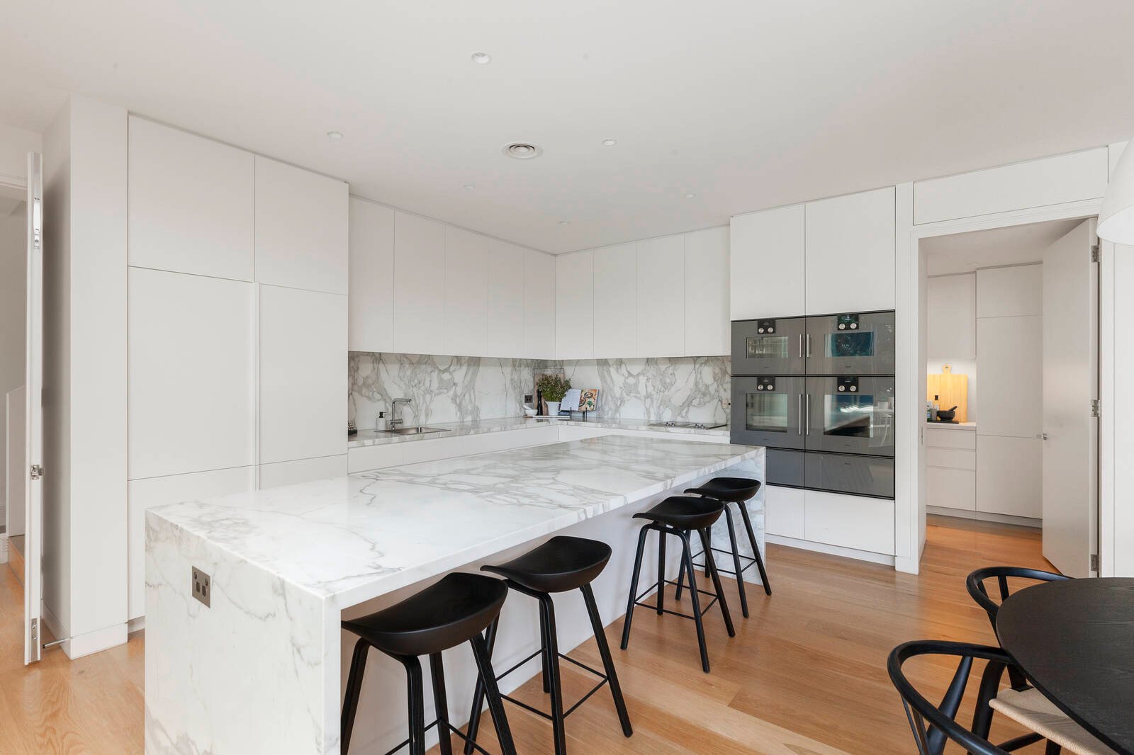 Real Estate and Property in 9 Kenley Court, Toorak, VIC