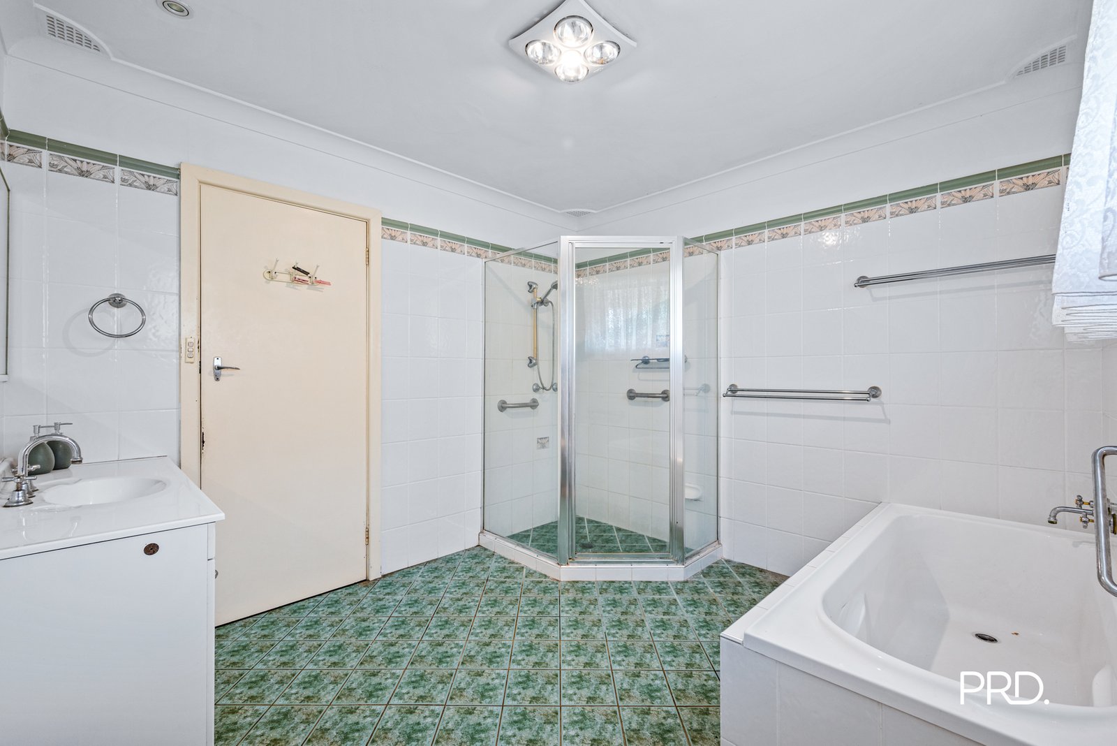 9 Kennedy Drive SOUTH PENRITH 7