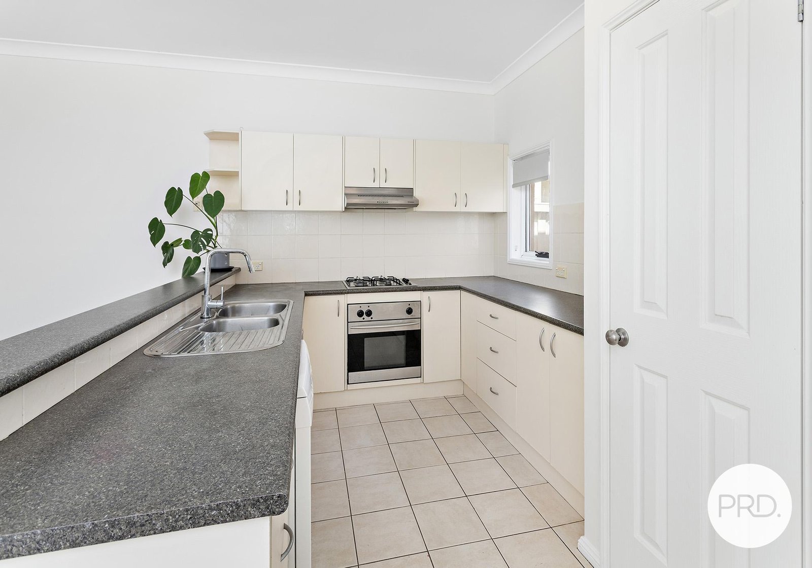 9 Kensington Lane DAPTO 2