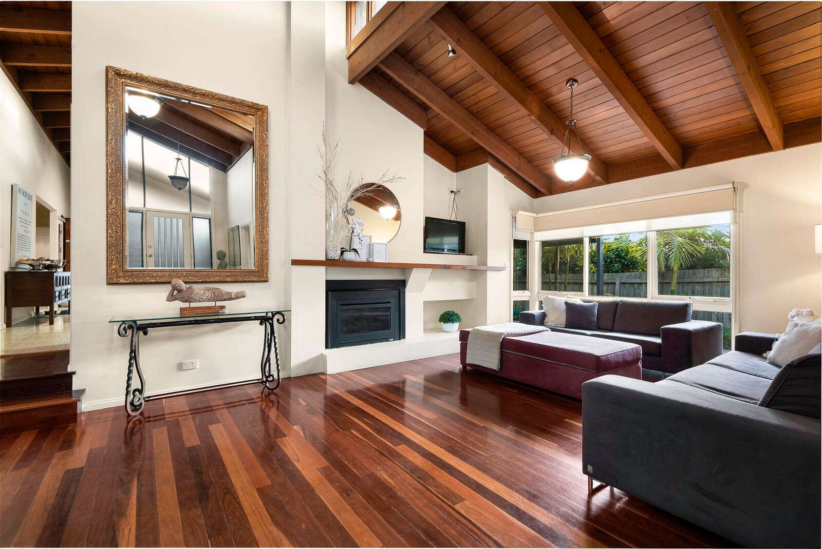 Real Estate and Property in 9 Kingburn Court, Templestowe, VIC