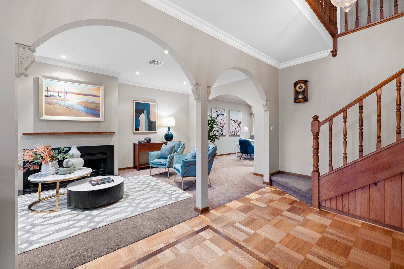 Gallery: 9 Lakeland Court
