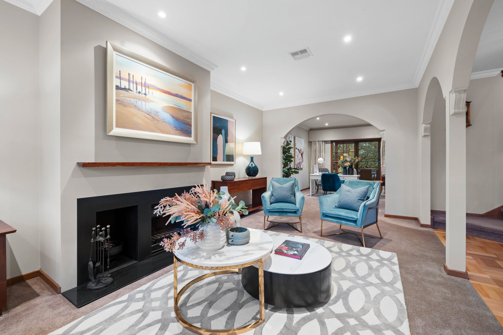 Gallery: 9 Lakeland Court