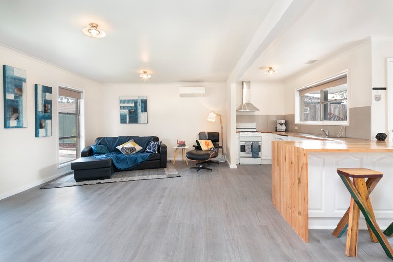 9 Lawanna Court DELACOMBE 2