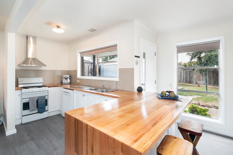9 Lawanna Court DELACOMBE 3