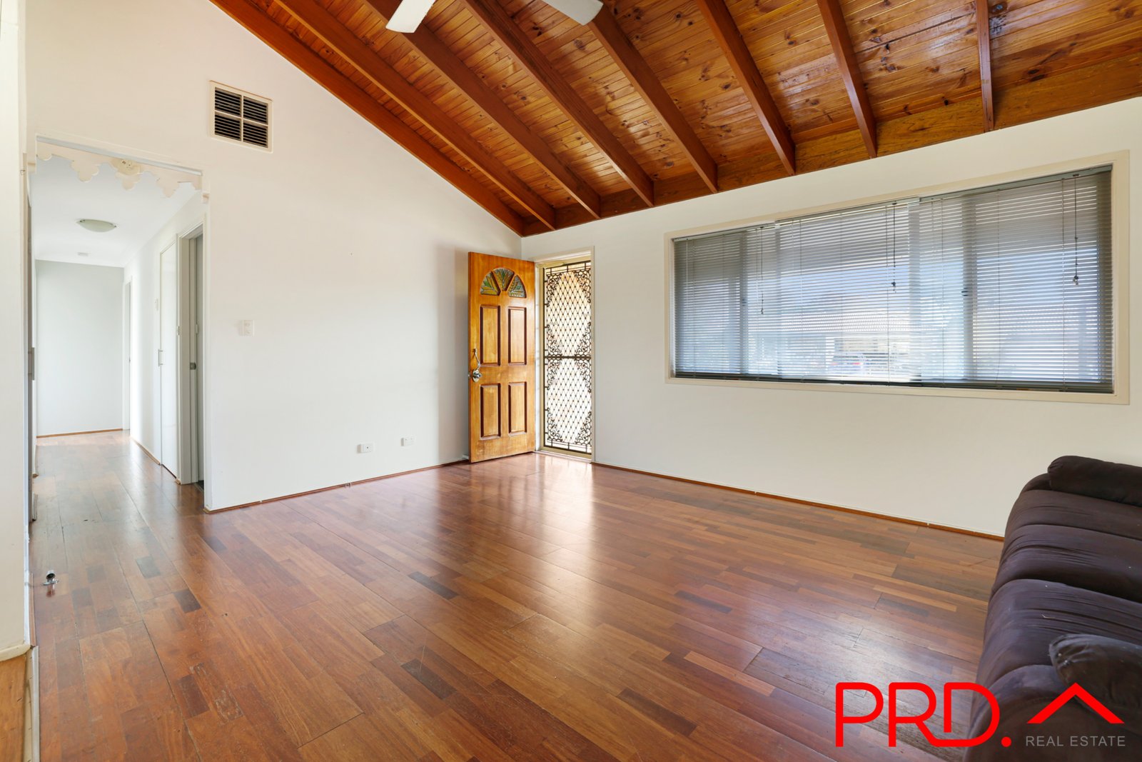 9 Lawson Place TAMWORTH 3