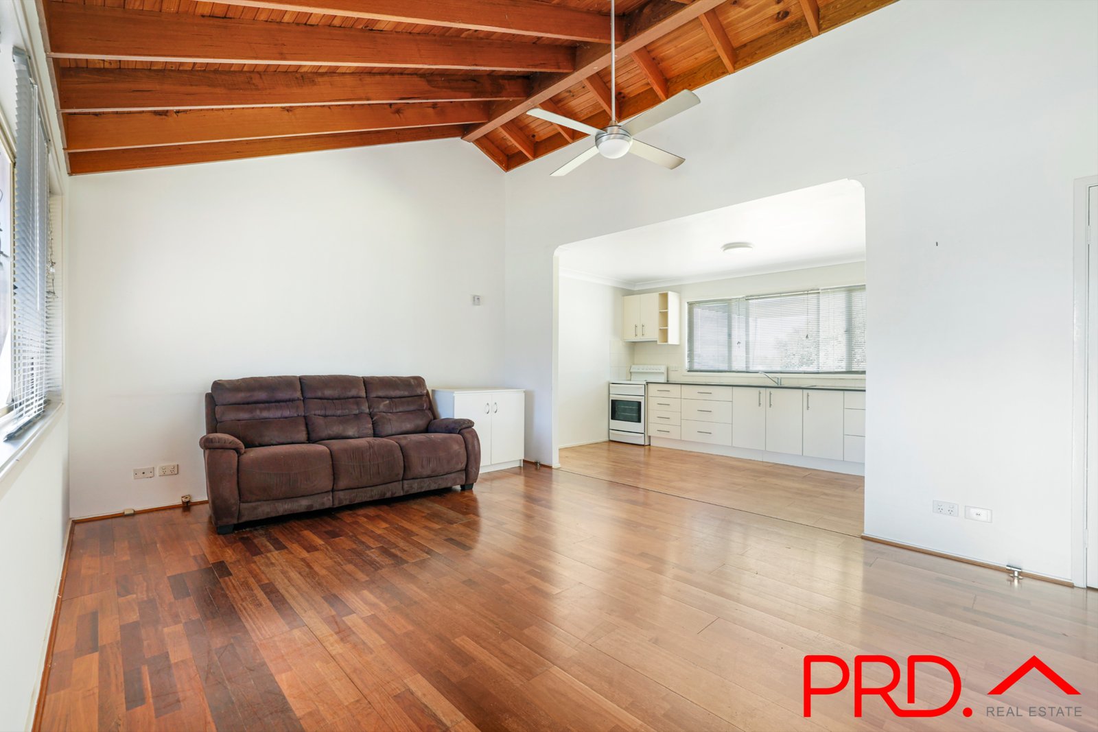 9 Lawson Place TAMWORTH 4