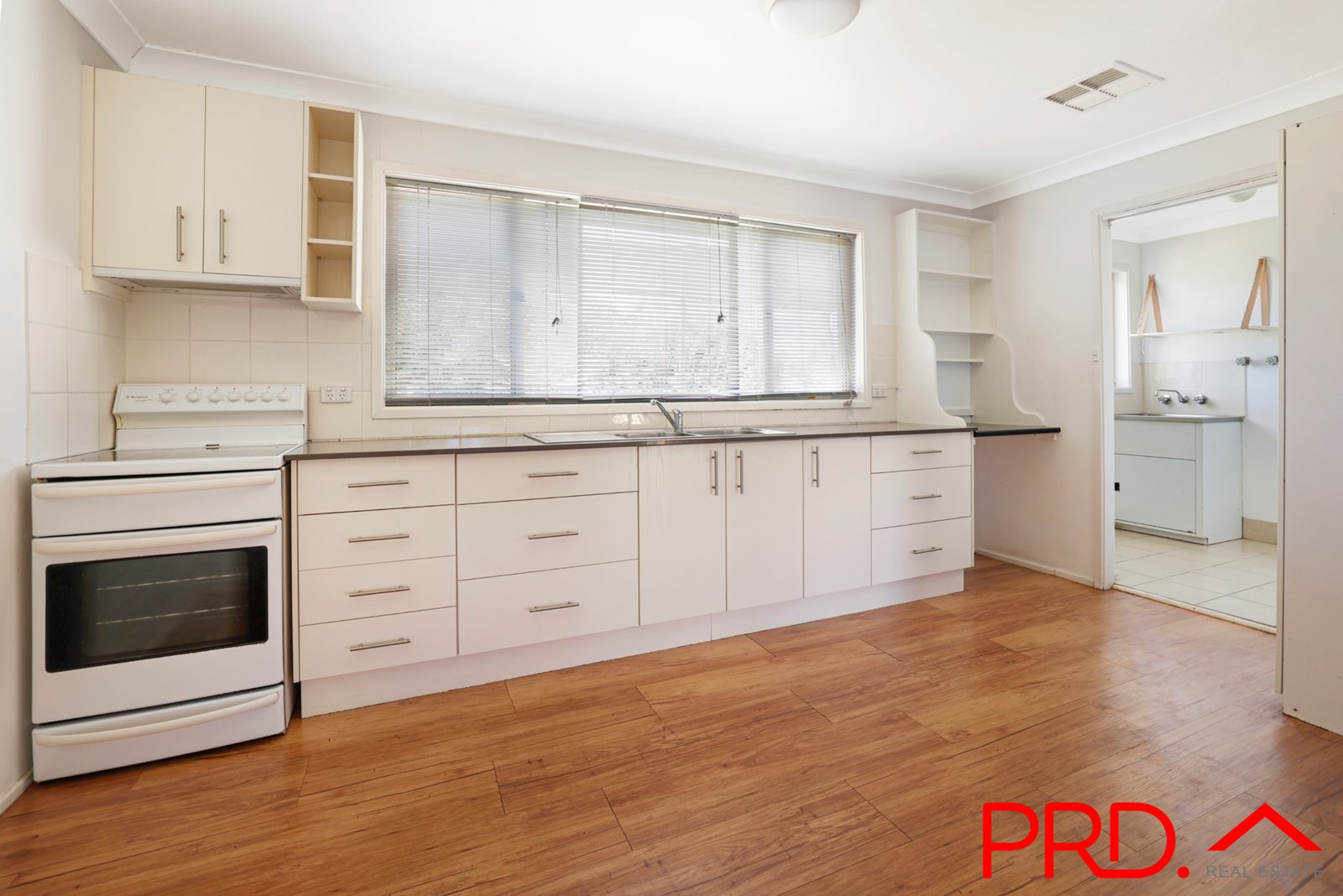 9 Lawson Place TAMWORTH 5