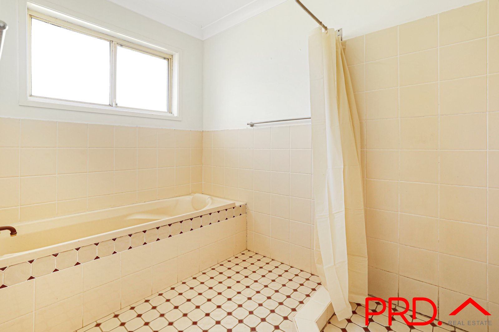 9 Lawson Place TAMWORTH 10