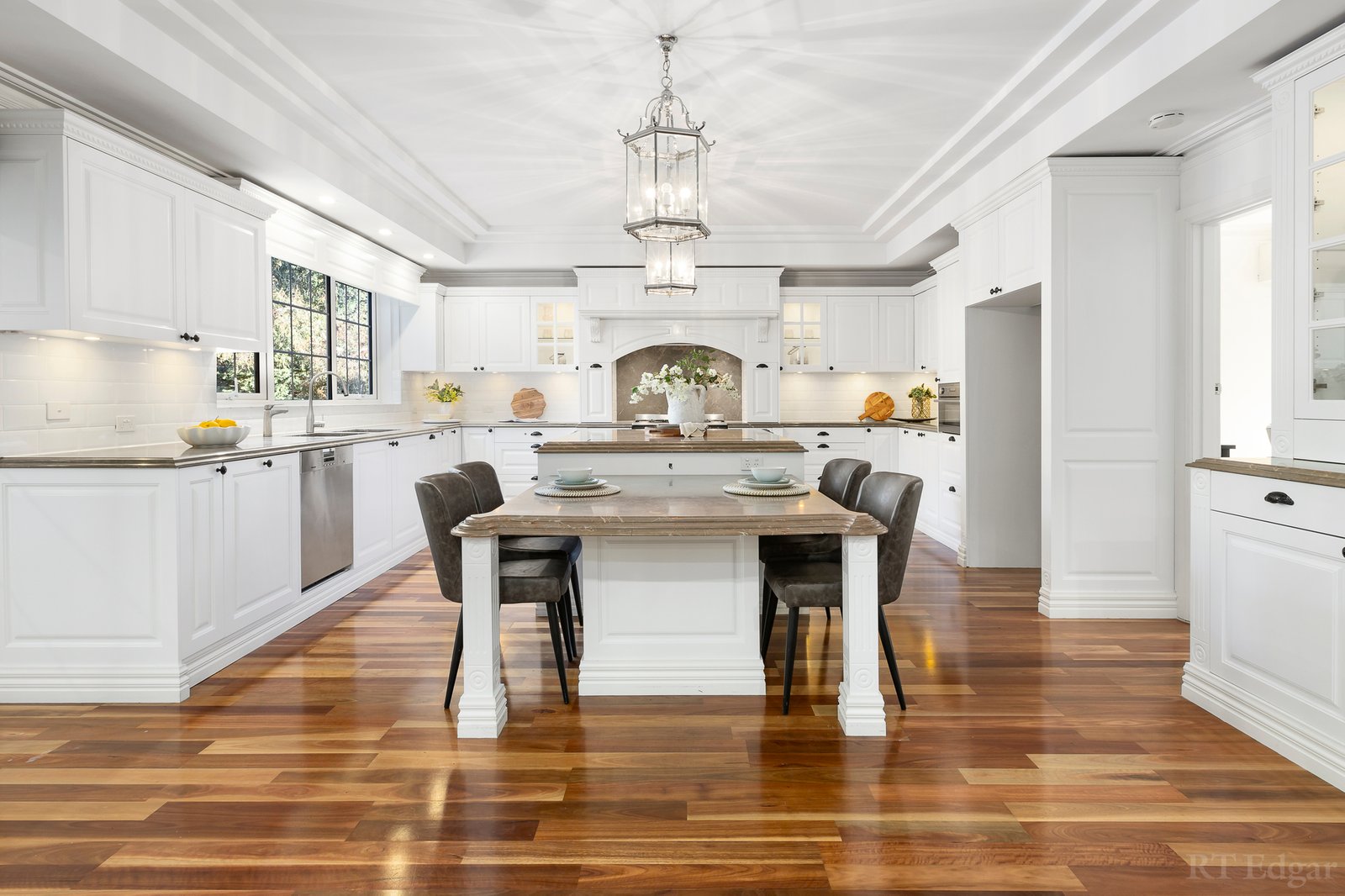 Real Estate and Property in 9 Lempriere Close, Templestowe, VIC