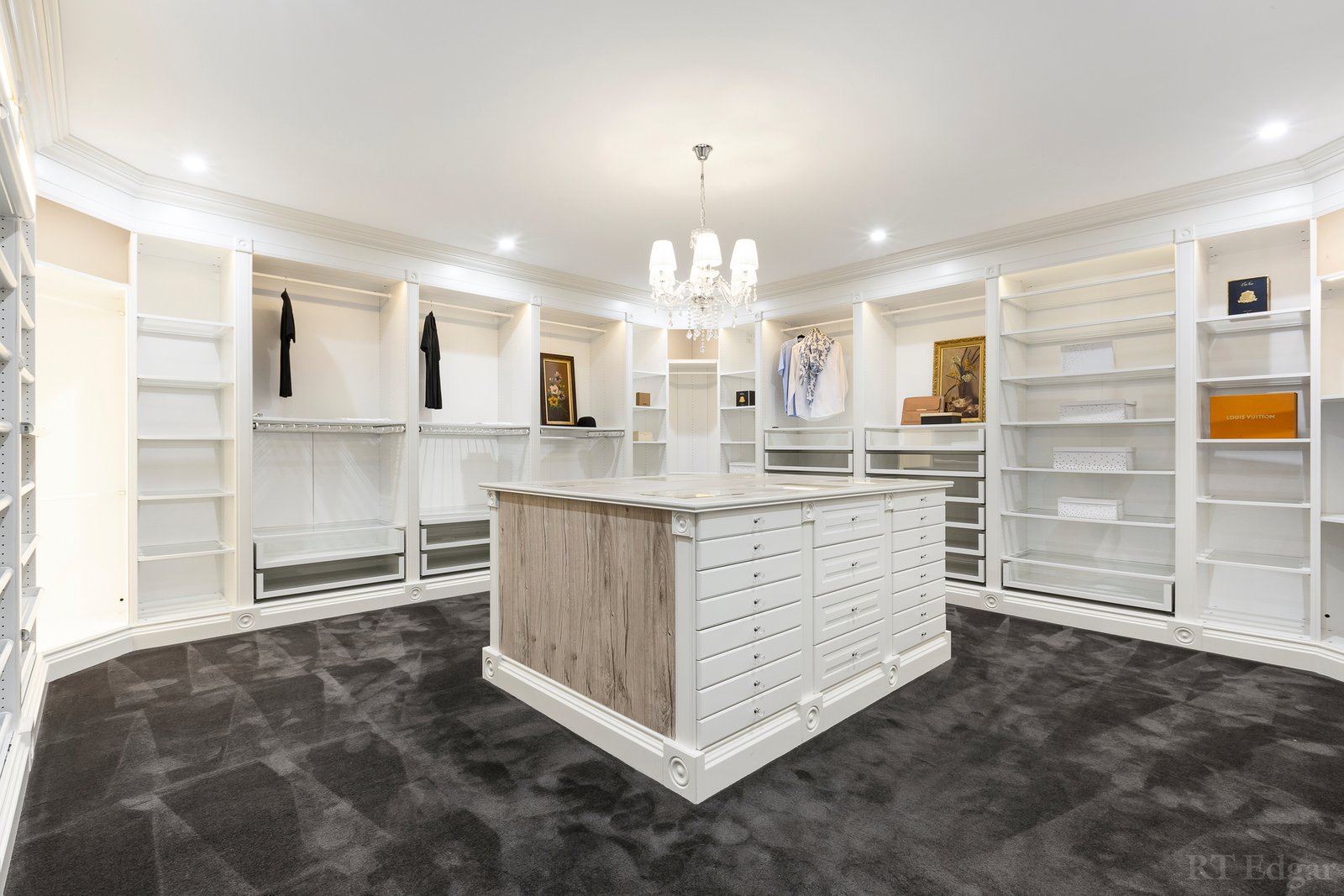 Real Estate and Property in 9 Lempriere Close, Templestowe, VIC