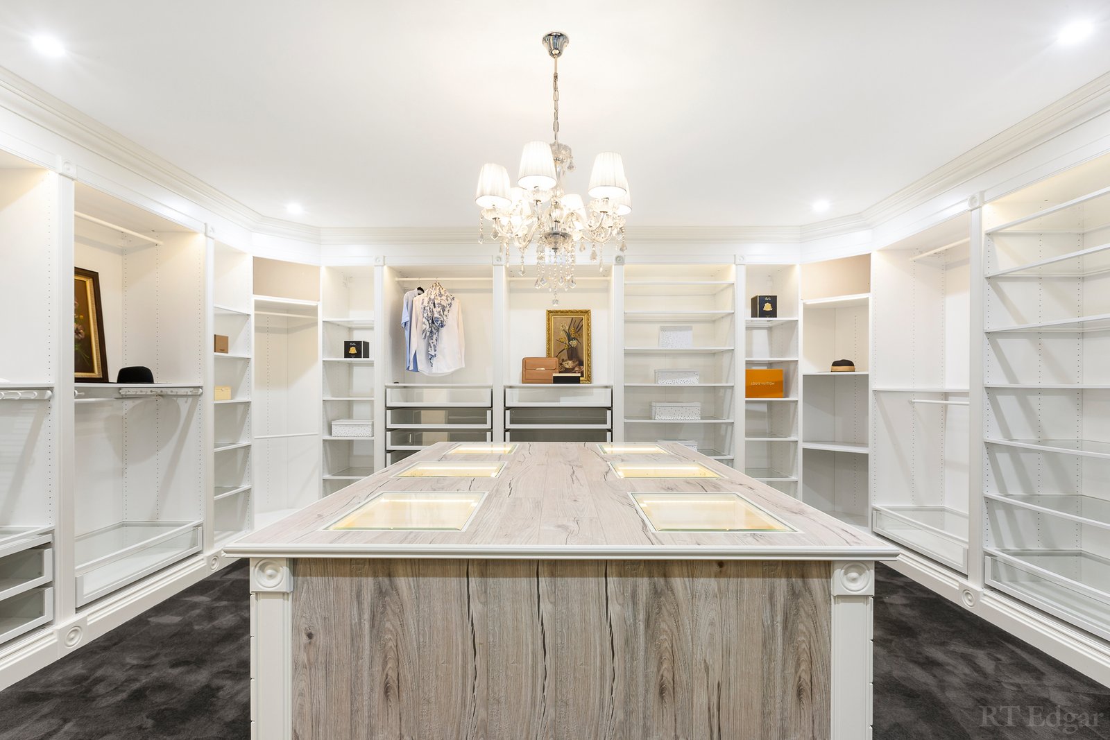 Real Estate and Property in 9 Lempriere Close, Templestowe, VIC