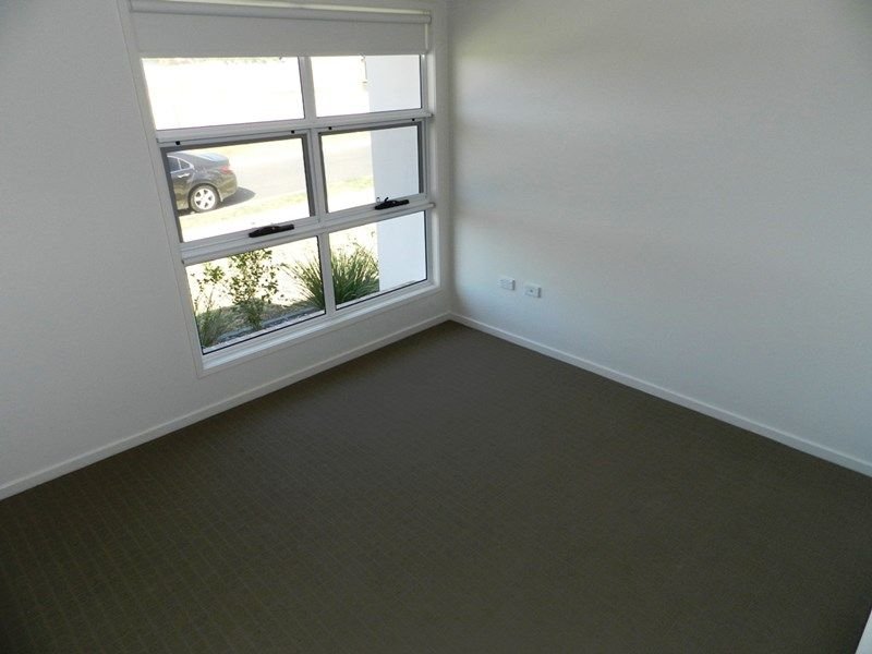 9 Lenthall Street BOYNE ISLAND 7