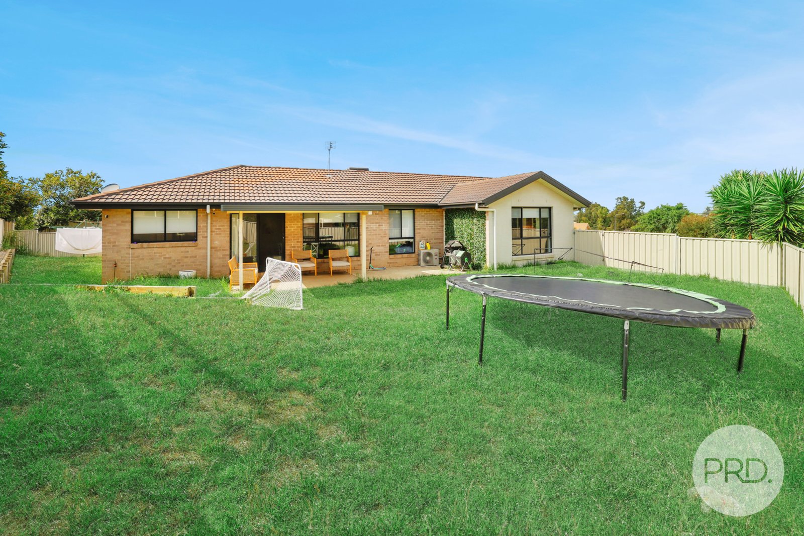 9 Lilly Pilly Court TAMWORTH 8