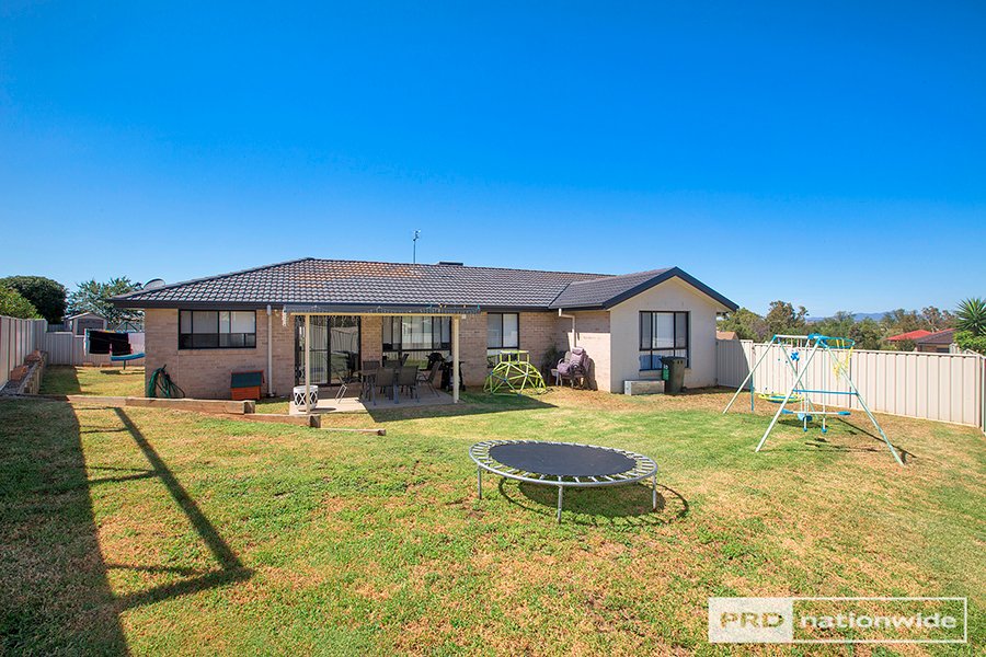9 Lilly Pilly Court TAMWORTH 11