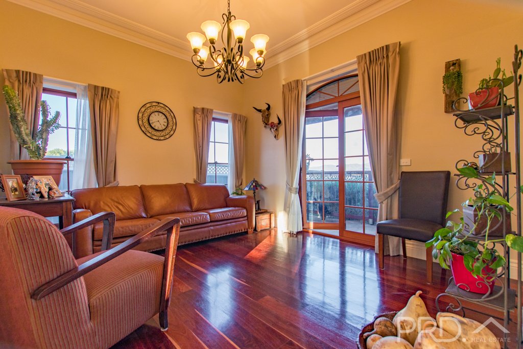 9 Lindbeck Avenue TUMUT 9