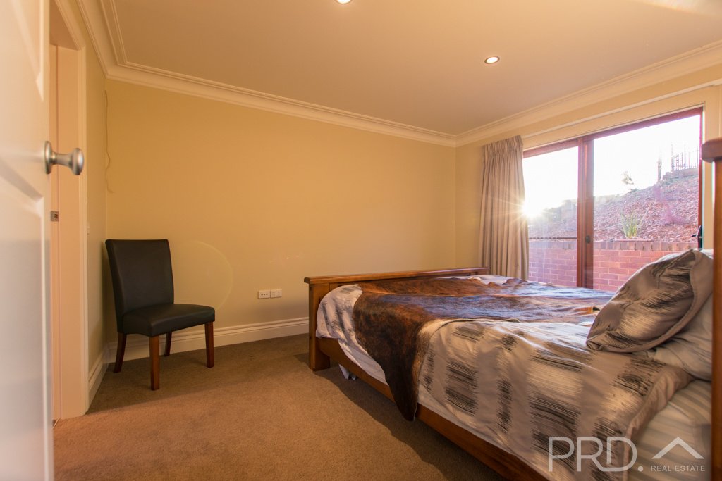 9 Lindbeck Avenue TUMUT 18