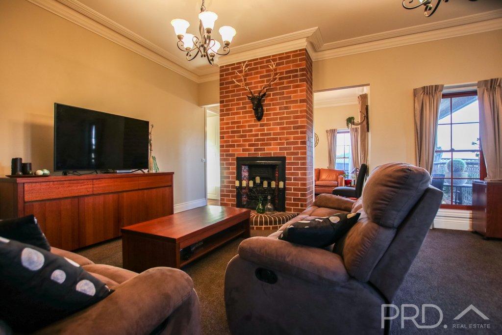 9 Lindbeck Avenue TUMUT 21