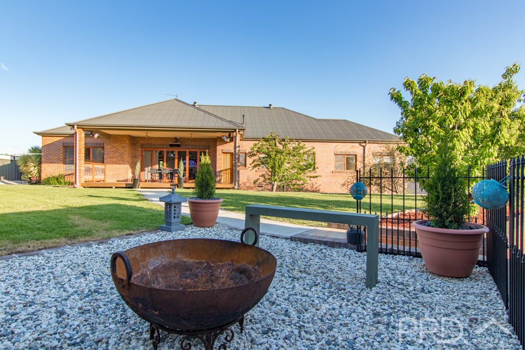 9 Lindbeck Avenue TUMUT 25