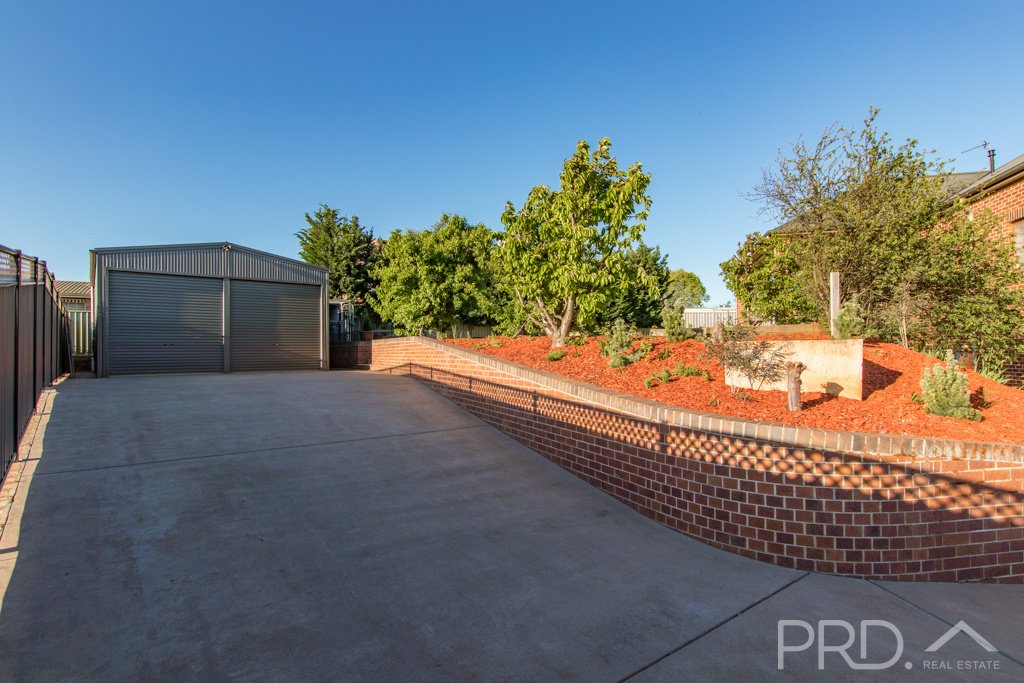 9 Lindbeck Avenue TUMUT 26