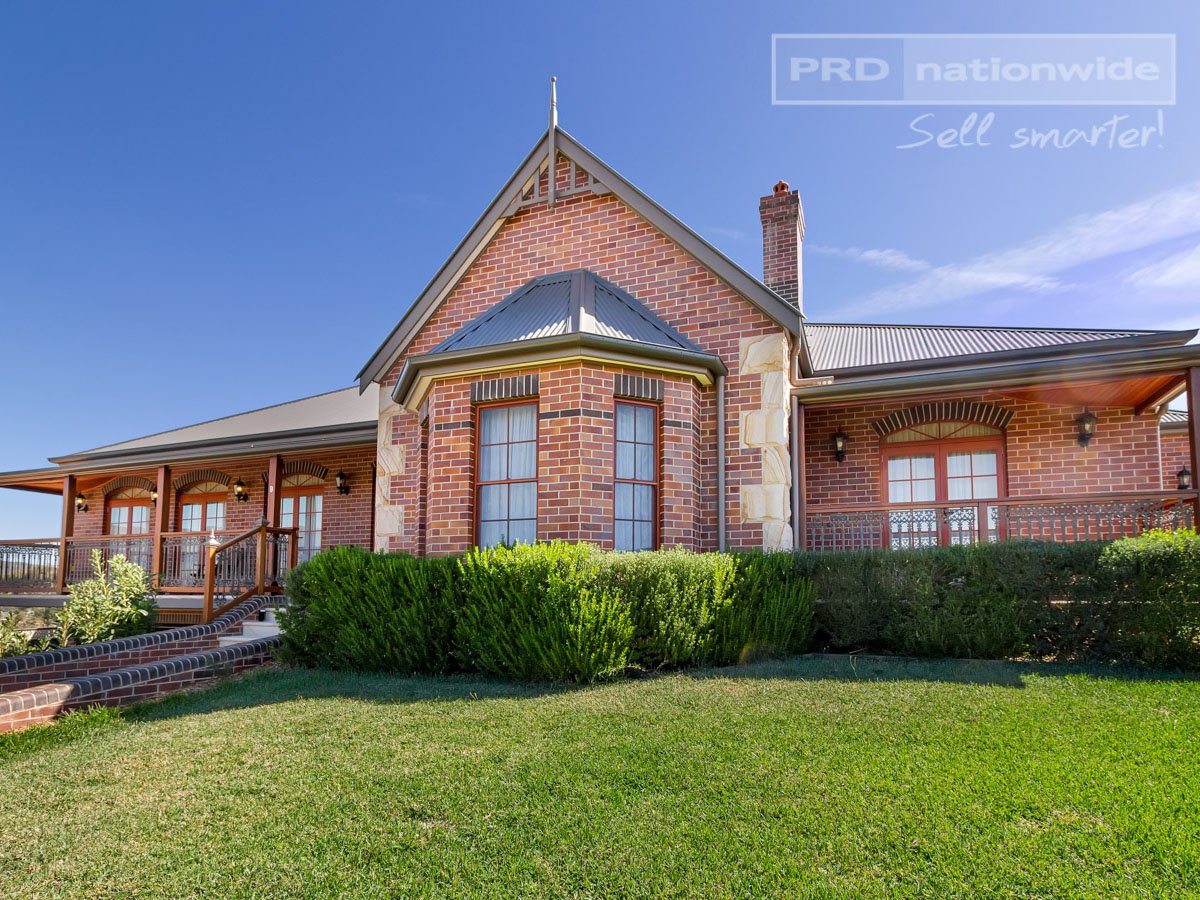 9 Lindbeck Avenue TUMUT 18