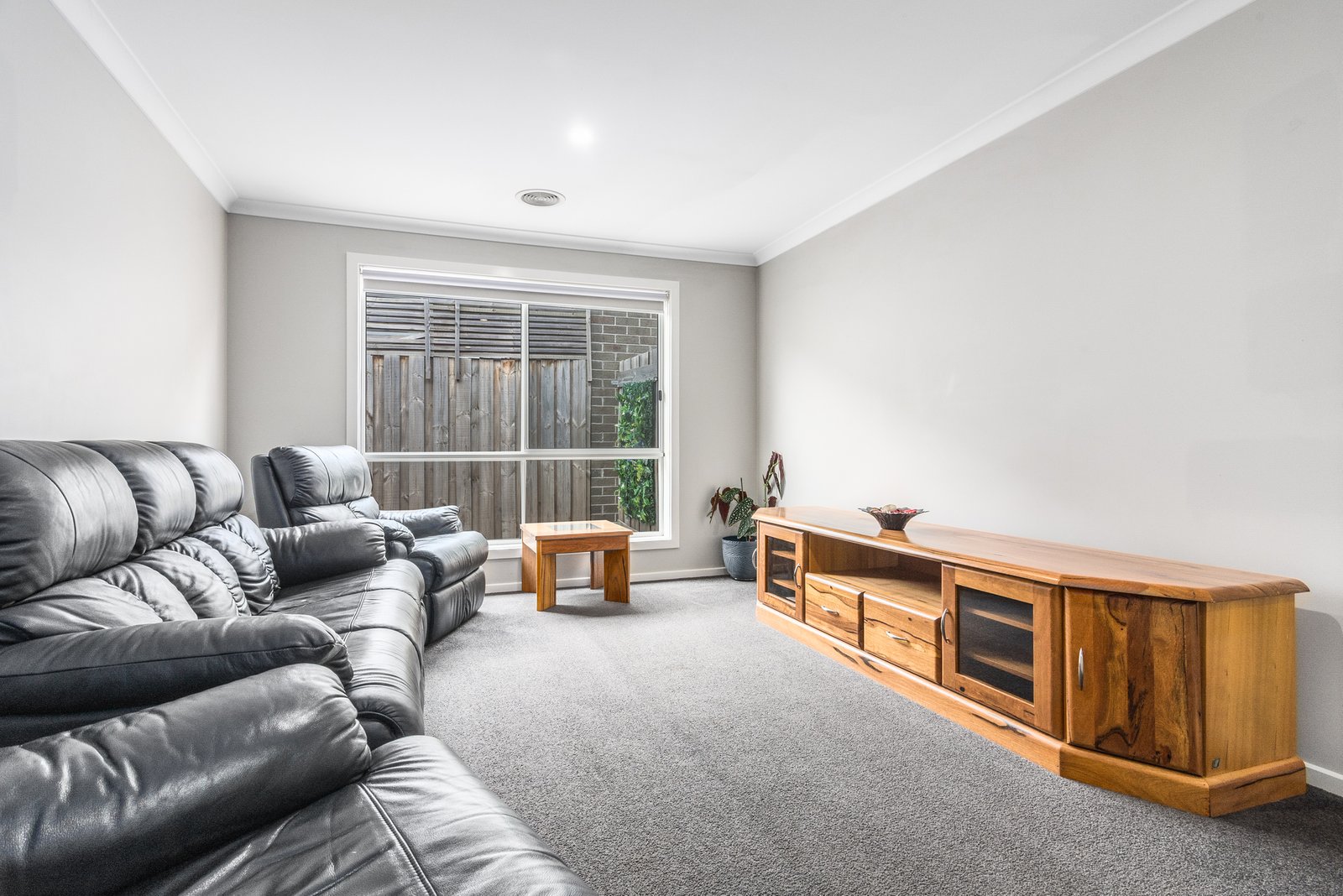 Gallery: 9 Littlewood Drive