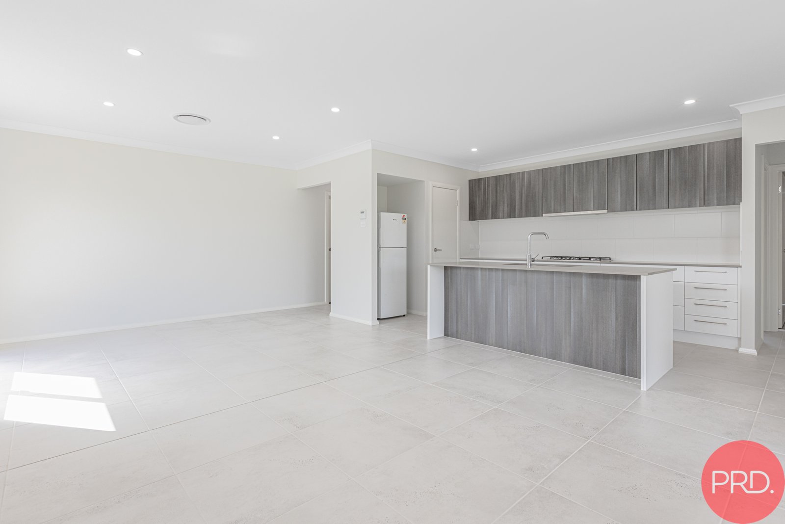 9 Loquat Street LOCHINVAR 6