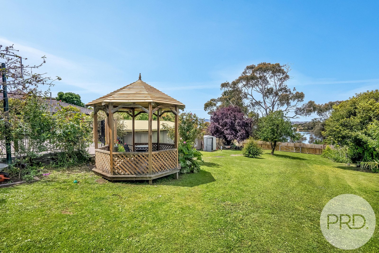 9 Lowestoft Avenue BERRIEDALE 9