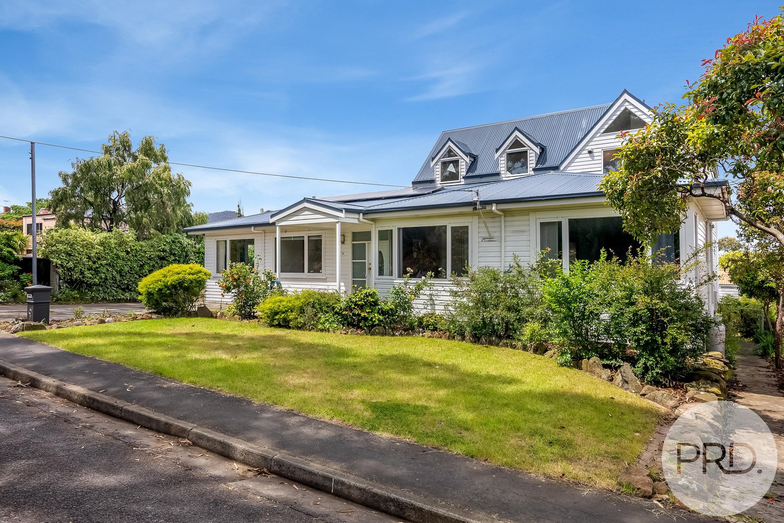9 Lowestoft Avenue BERRIEDALE 23