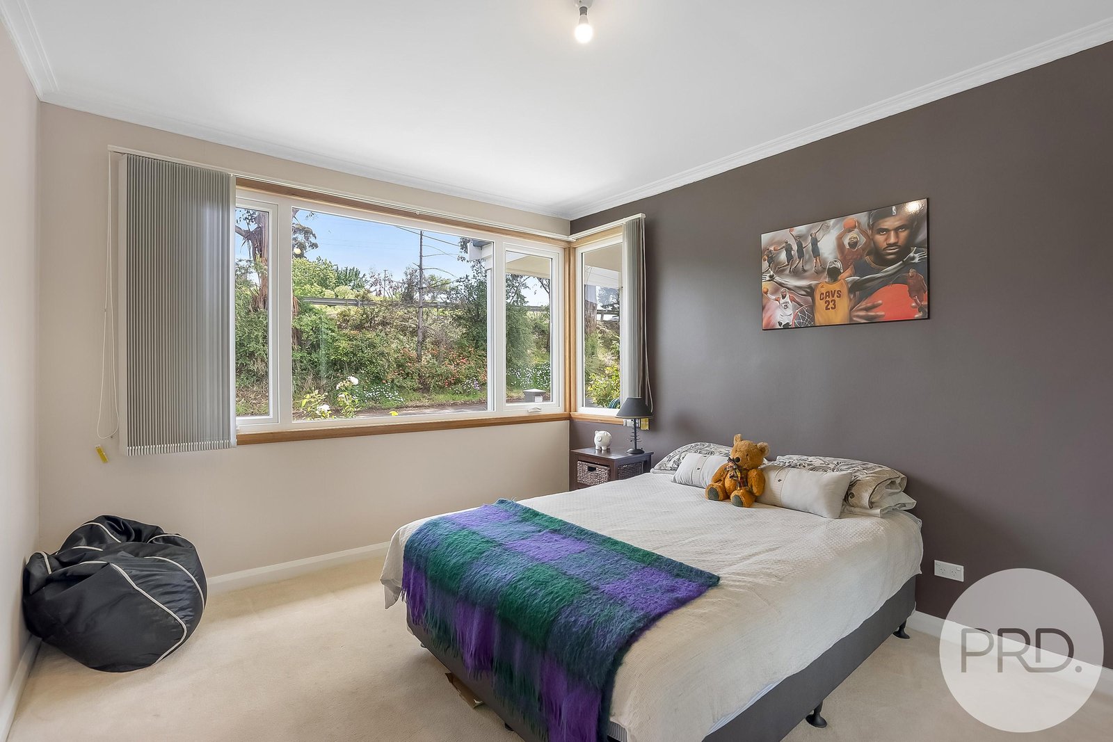 9 Lowestoft Avenue BERRIEDALE 27