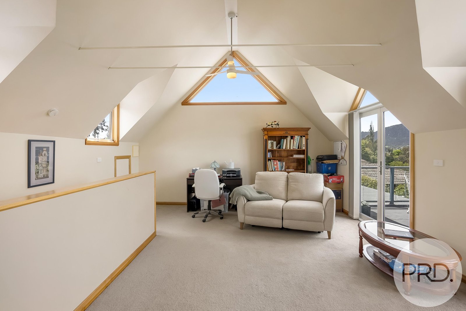 9 Lowestoft Avenue BERRIEDALE 35