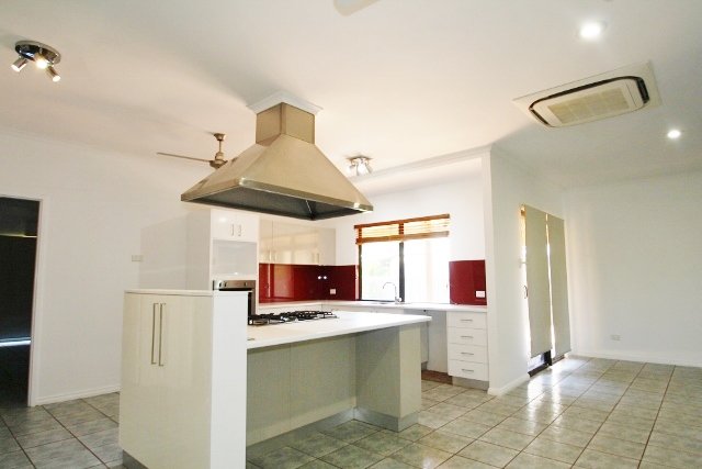 9 Mackie Place CABLE BEACH 3