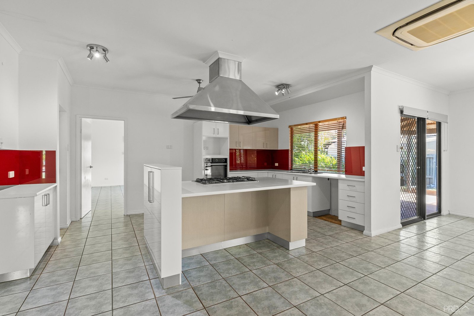 9 Mackie Place CABLE BEACH 20